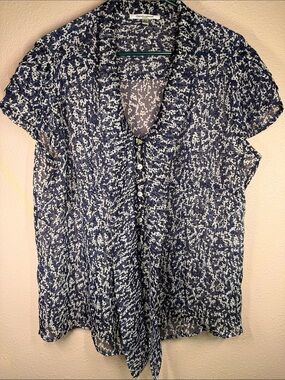Quintessential‎ Woman Navy Printed Sheer Tie-Front Short Sleeve Blouse